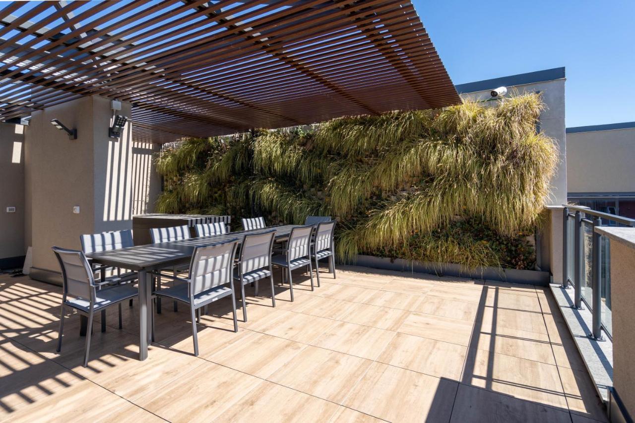 Aurealiving - Trastevere Suite With Rooftop & Gym, Your Place In Roma Esterno foto