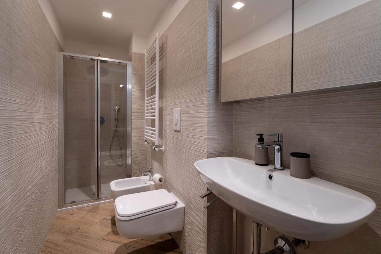 Aurealiving - Trastevere Suite With Rooftop & Gym, Your Place In Roma Esterno foto