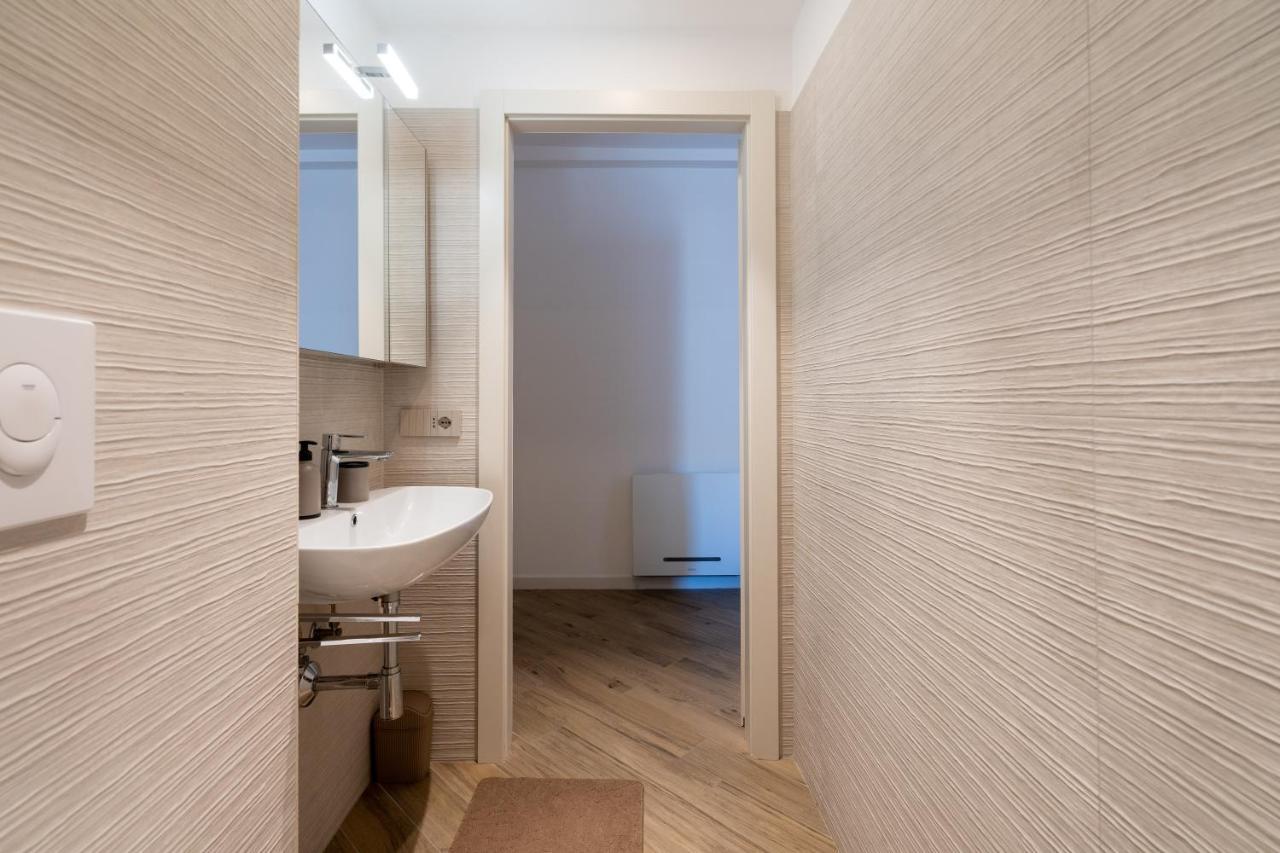 Aurealiving - Trastevere Suite With Rooftop & Gym, Your Place In Roma Esterno foto