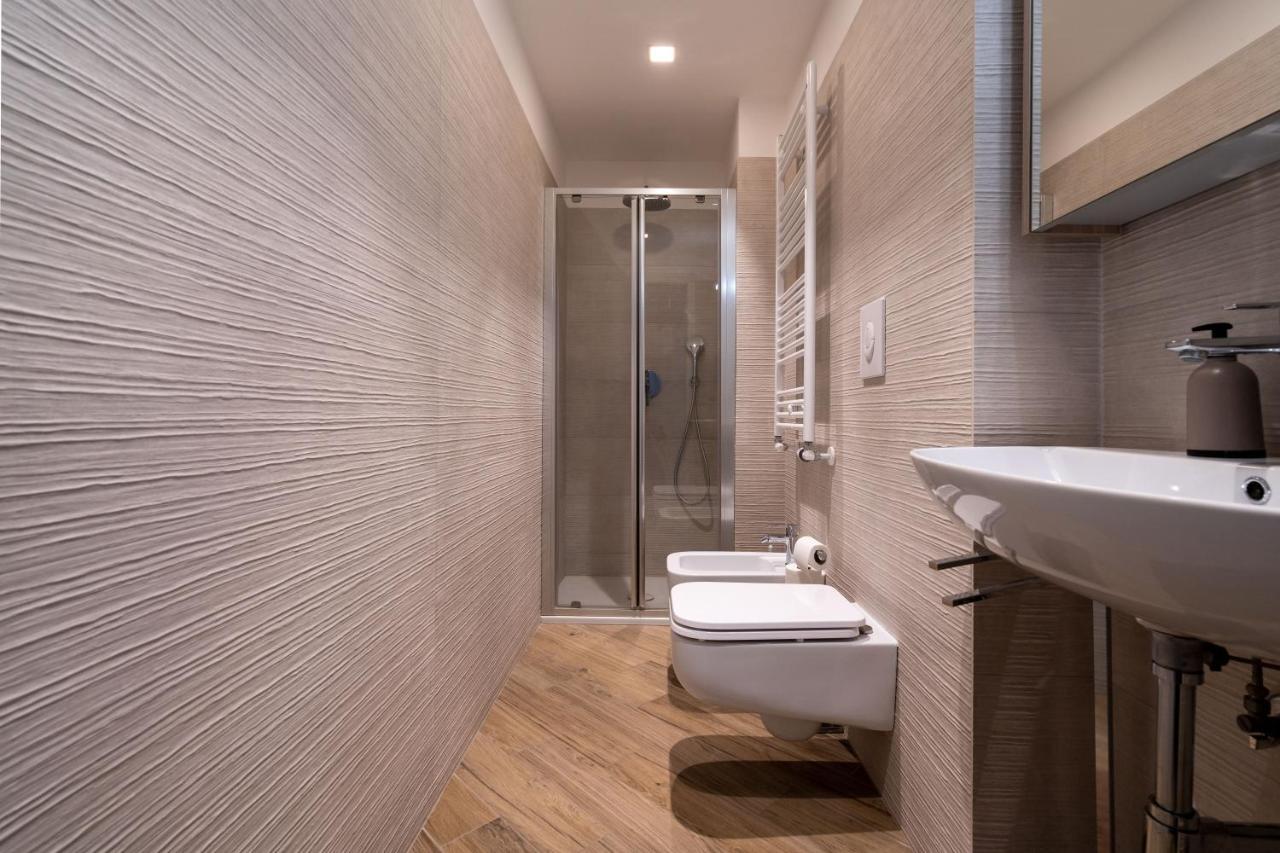 Aurealiving - Trastevere Suite With Rooftop & Gym, Your Place In Roma Esterno foto
