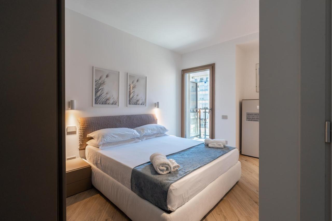 Aurealiving - Trastevere Suite With Rooftop & Gym, Your Place In Roma Esterno foto
