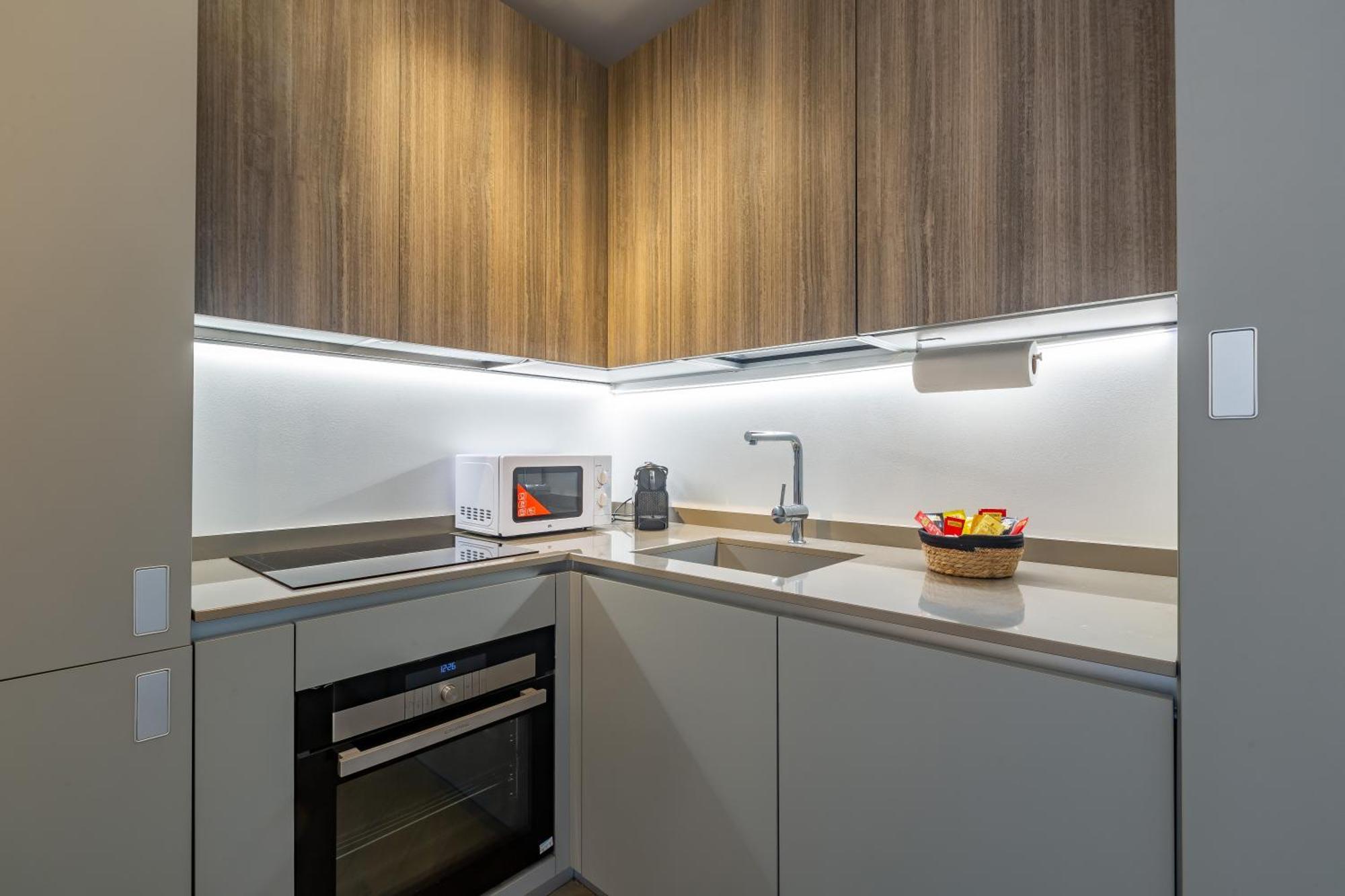 Aurealiving - Trastevere Suite With Rooftop & Gym, Your Place In Roma Esterno foto